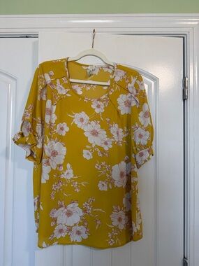 torrid Mustard Yellow Floral Short Sleeve Blouse
